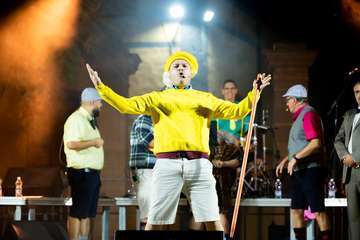  La Murgota de Telde estrena con éxito en Gáldar su espectáculo 'Los chicos del coro'/TA.